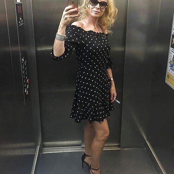 Anna - Stunning GILF