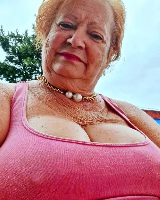 Algumas pessoas (milf-gilf)