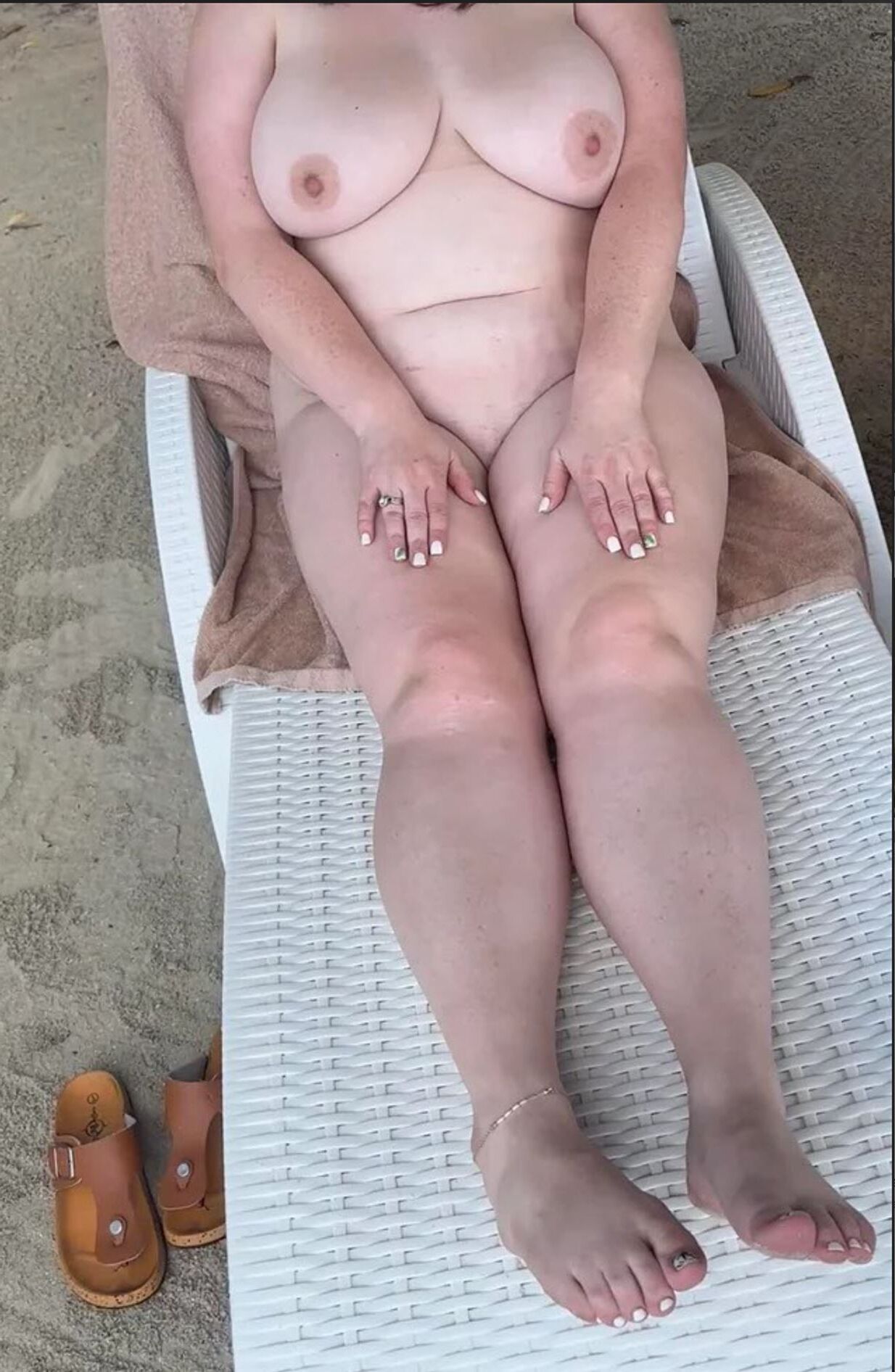 Dalila B. BBW-Mutter hat Aktfotos am Strand durchgesickert