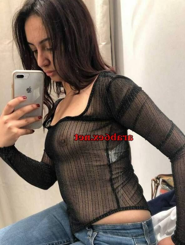 Puta egipcia adolescente bailarina expuesta vestido coño tetas