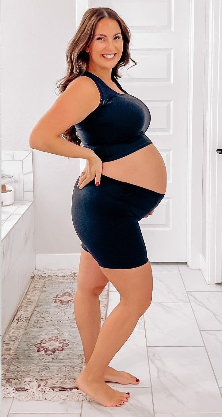 Mamá embarazada gordita Tasha después del embarazo cuerpo de mamá caliente