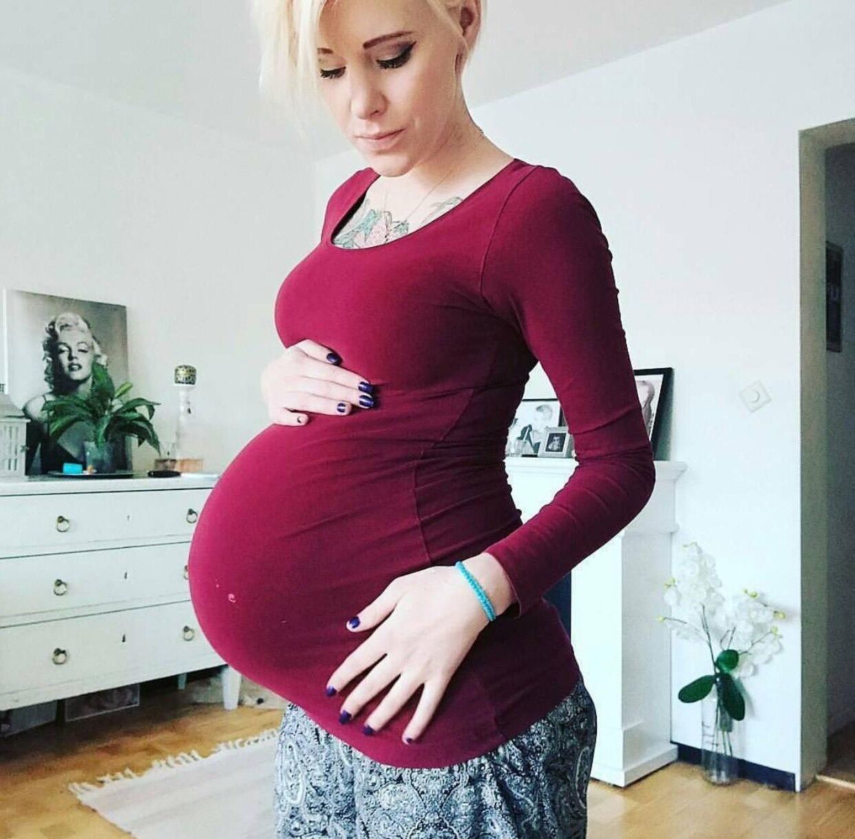 Pregnant 9