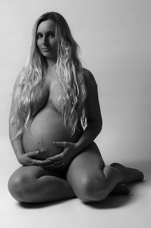 Gorgeous pregnant blonde MILF