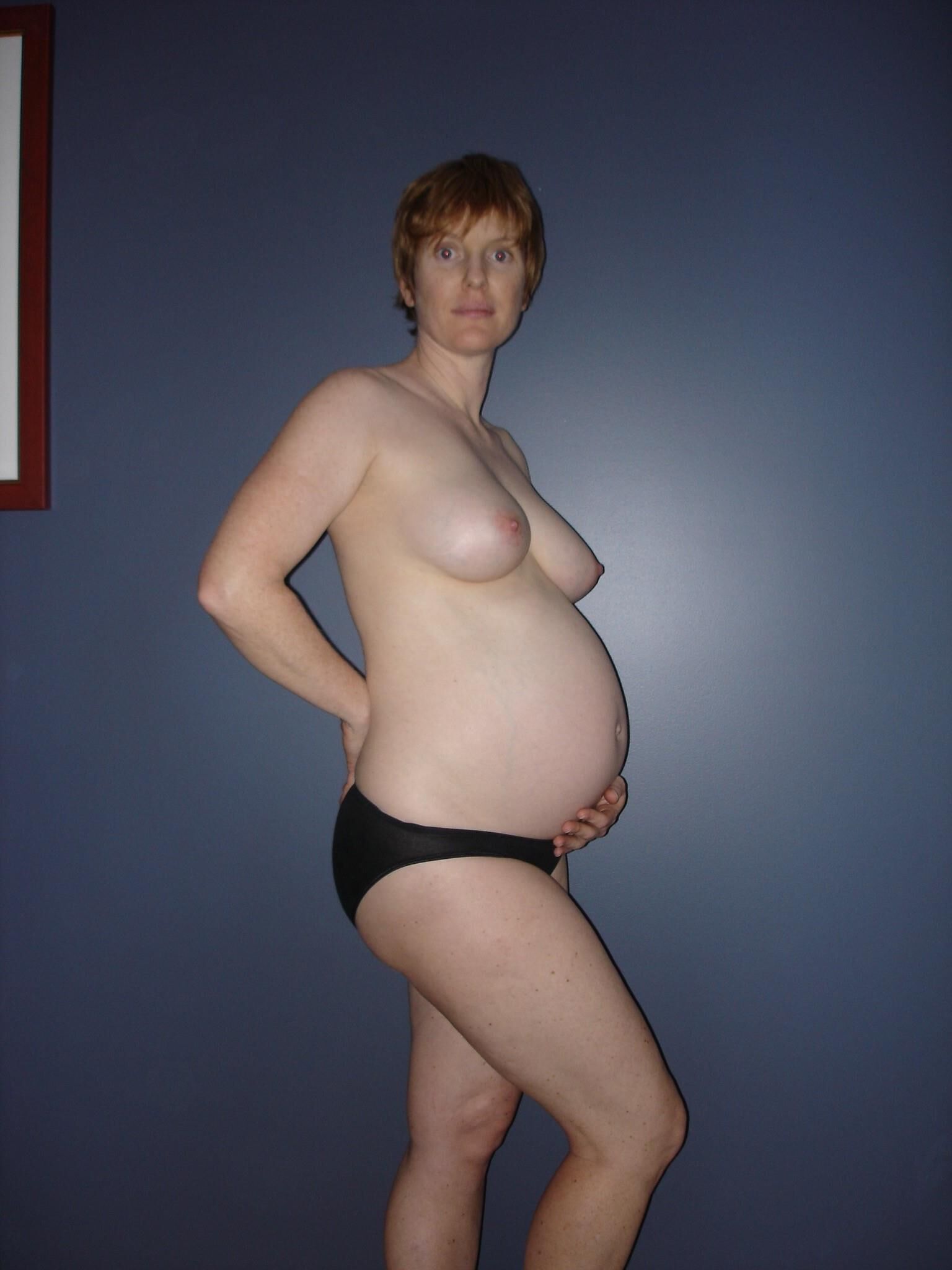 MILF enceinte excitée