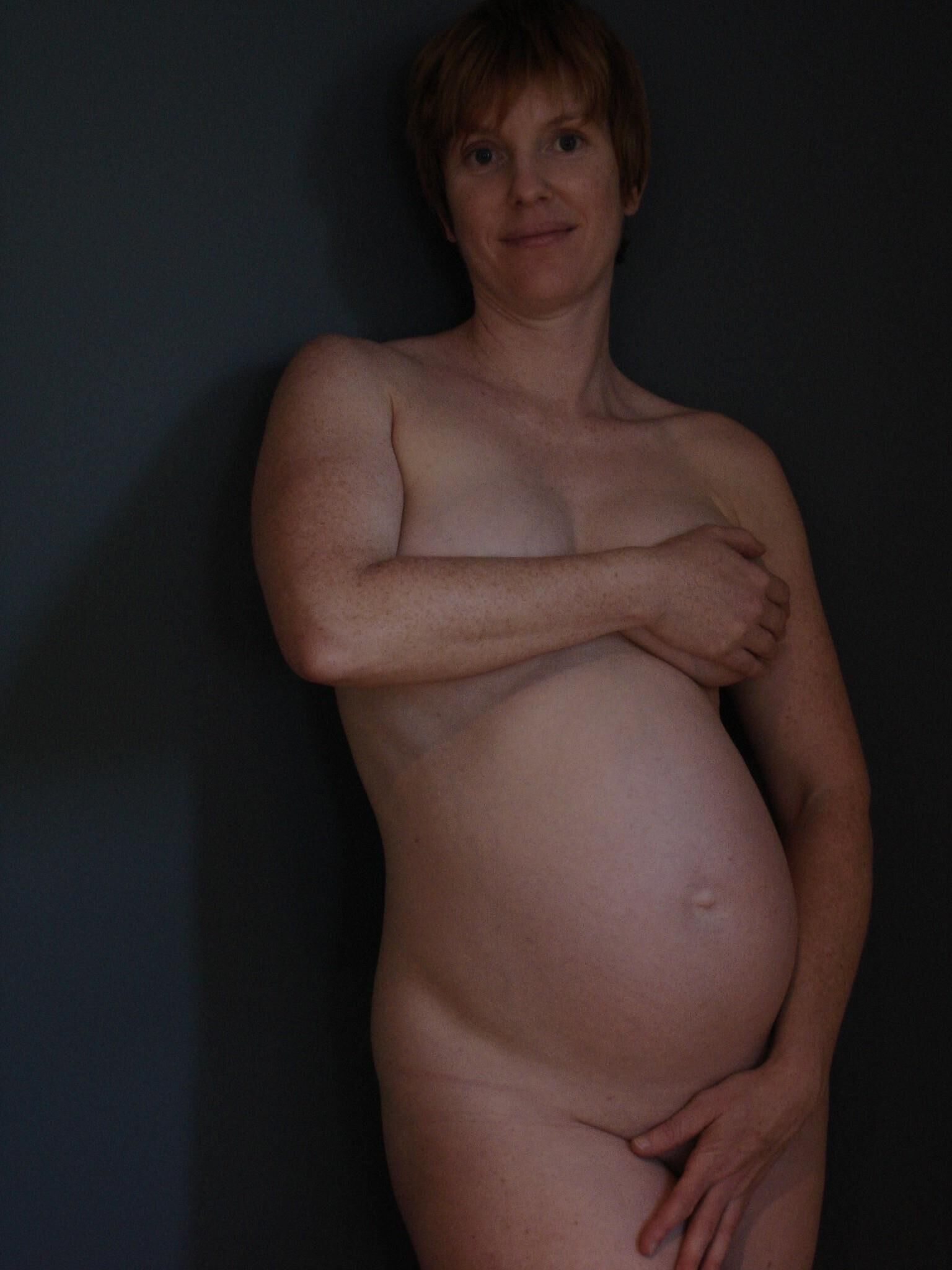 MILF enceinte excitée