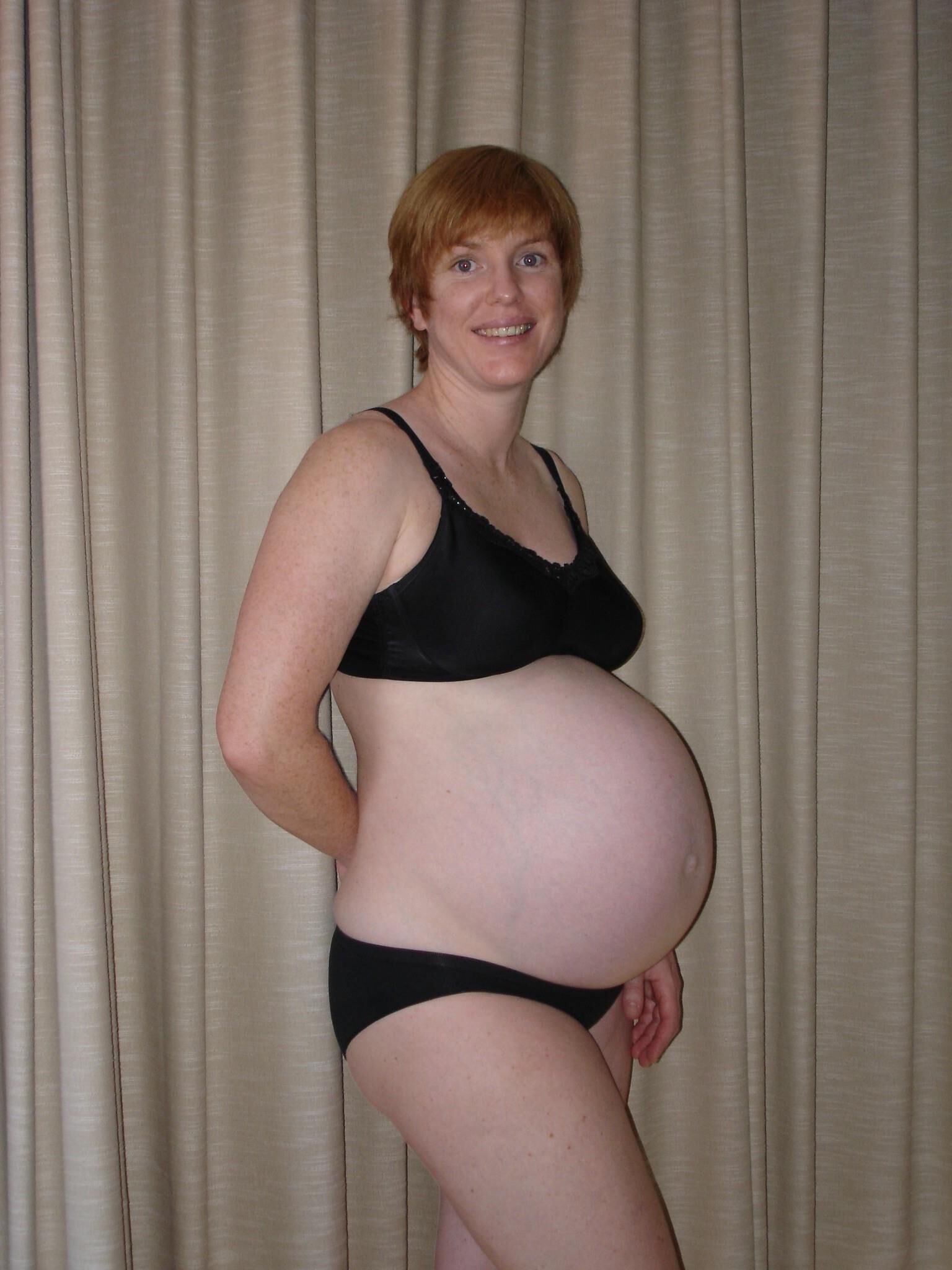 MILF enceinte excitée