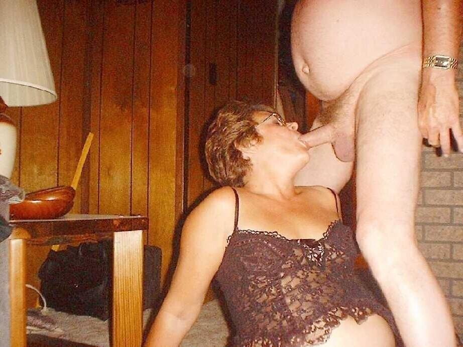 Couples d'âge mûr excités