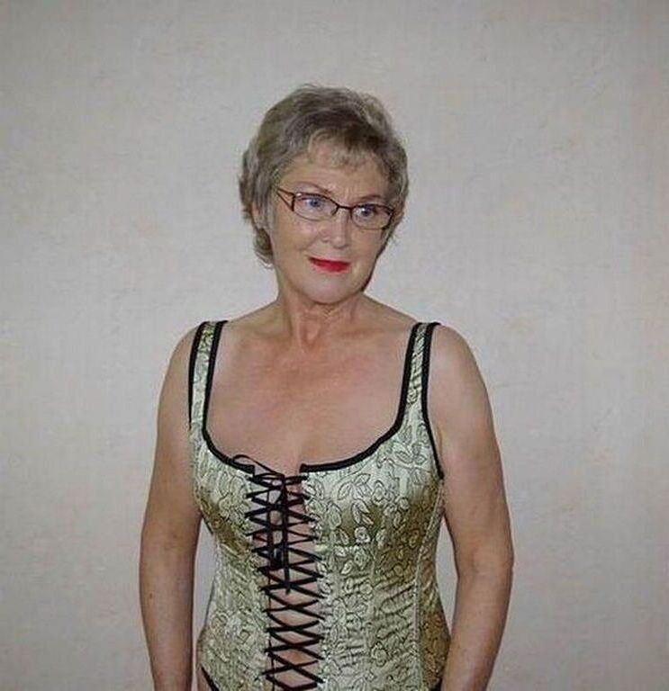 Mature et Belle 083