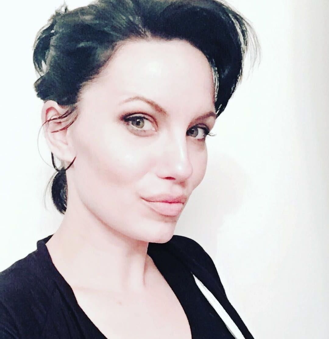 Angelina Jolie é parecida