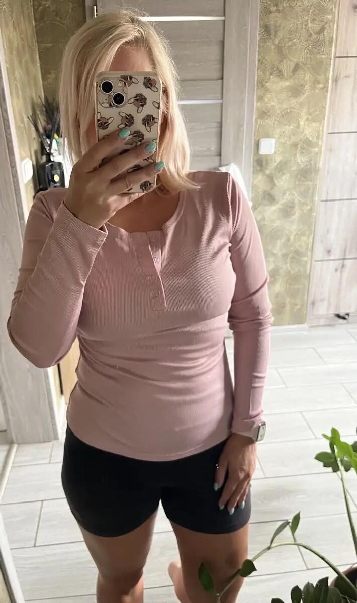 blonde sexy en soutien-gorge