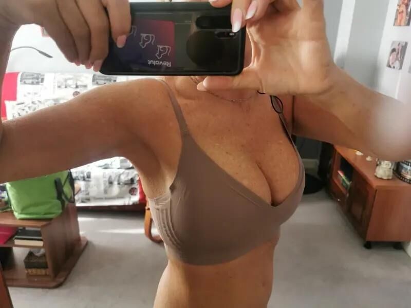 Sexy busty brit mature 