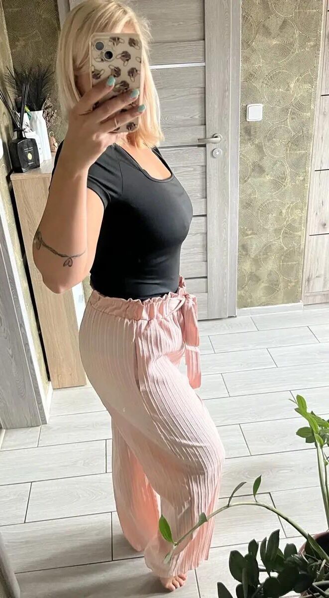 blonde sexy en soutien-gorge