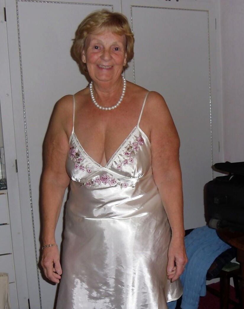 Grannies and MILFS in Lingerie 9