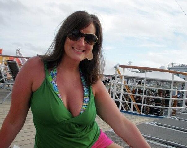 NICE BUSTY MOM