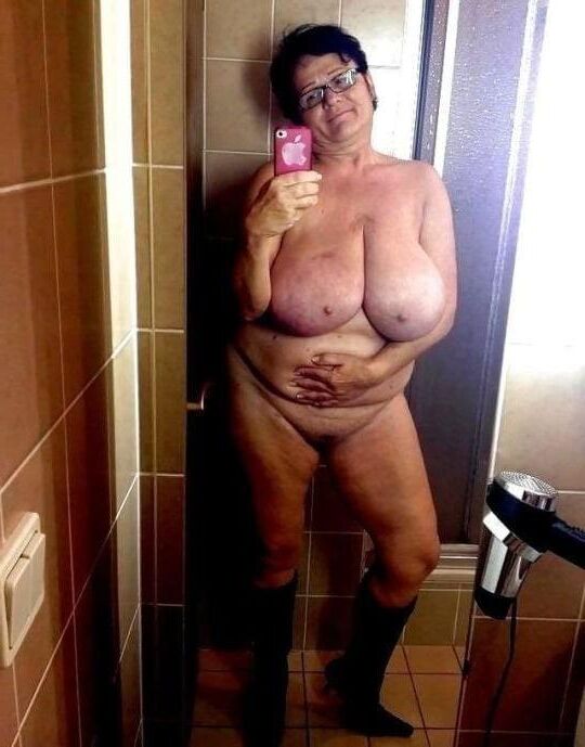 A mamá le gusta tomarse selfies para mí.