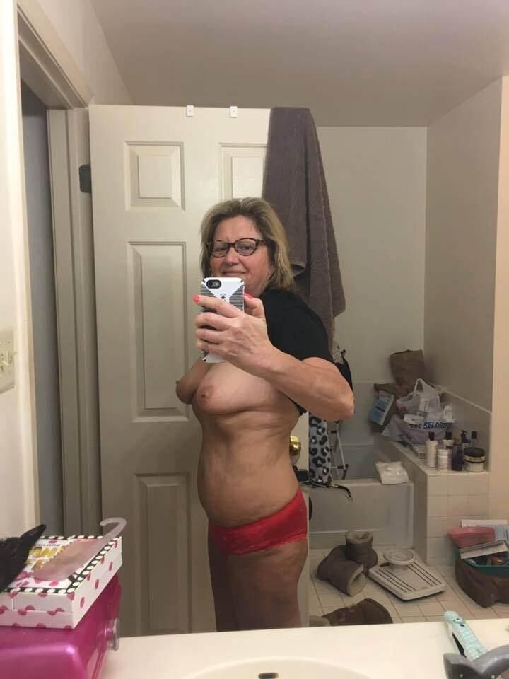 AMATUER BUSTY MILF KAREN