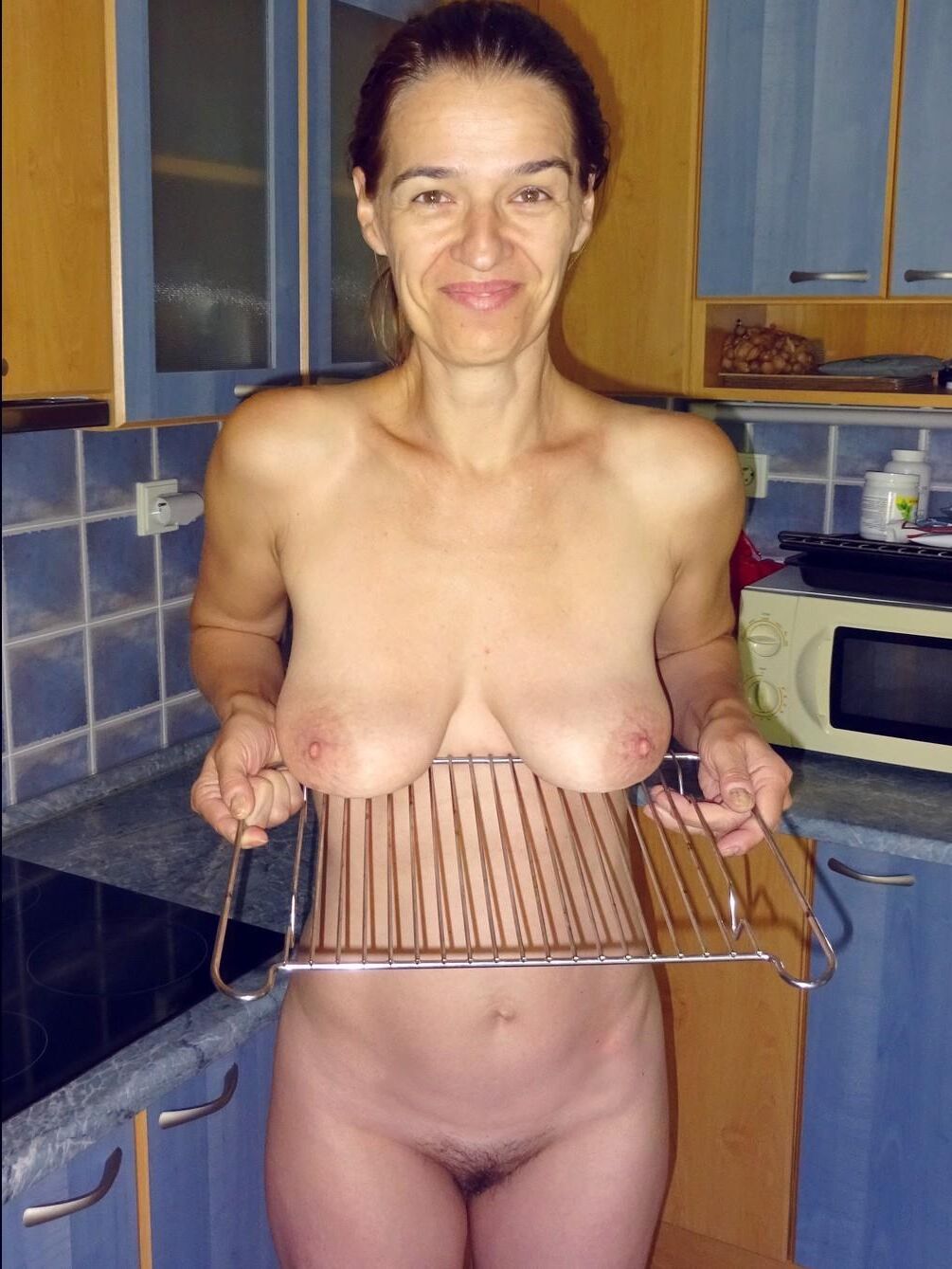 Mamá cocinando la carne