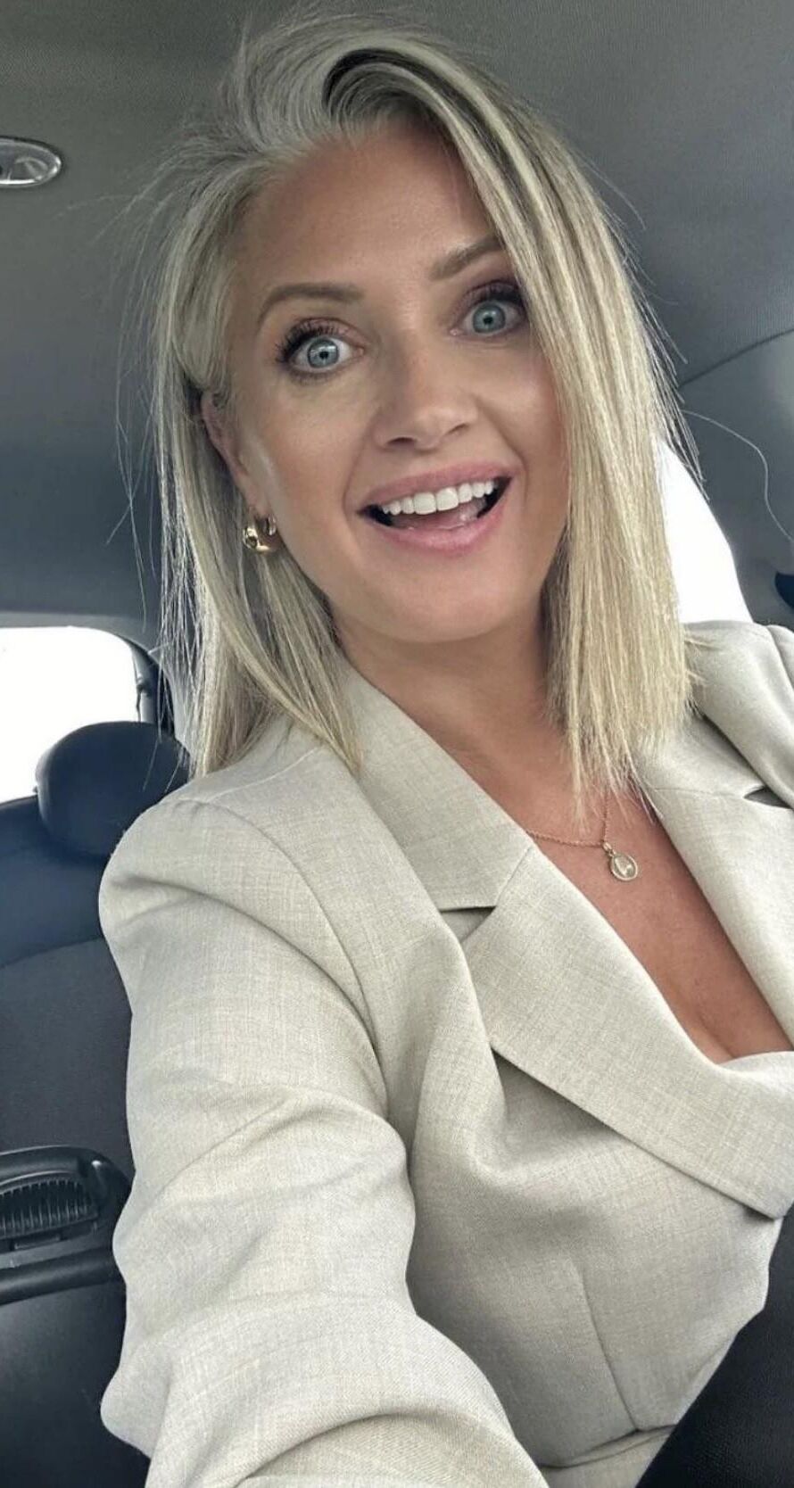 Hayley McQueen UK MILF Babe