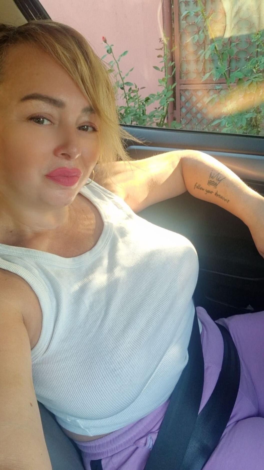 Daniela a Romanian Busty MILF P.