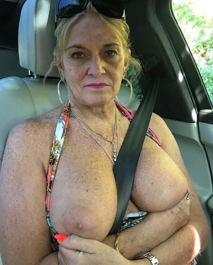 Mi abuela, que tetas tan grandes tienes.