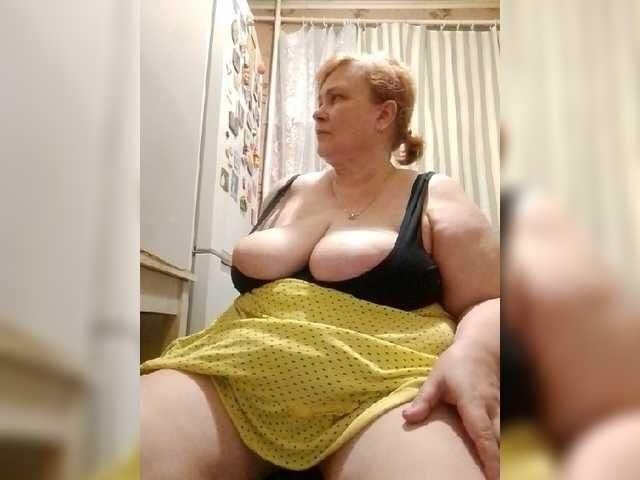 Livegirl mature Marusya (marusa) aux seins énormes