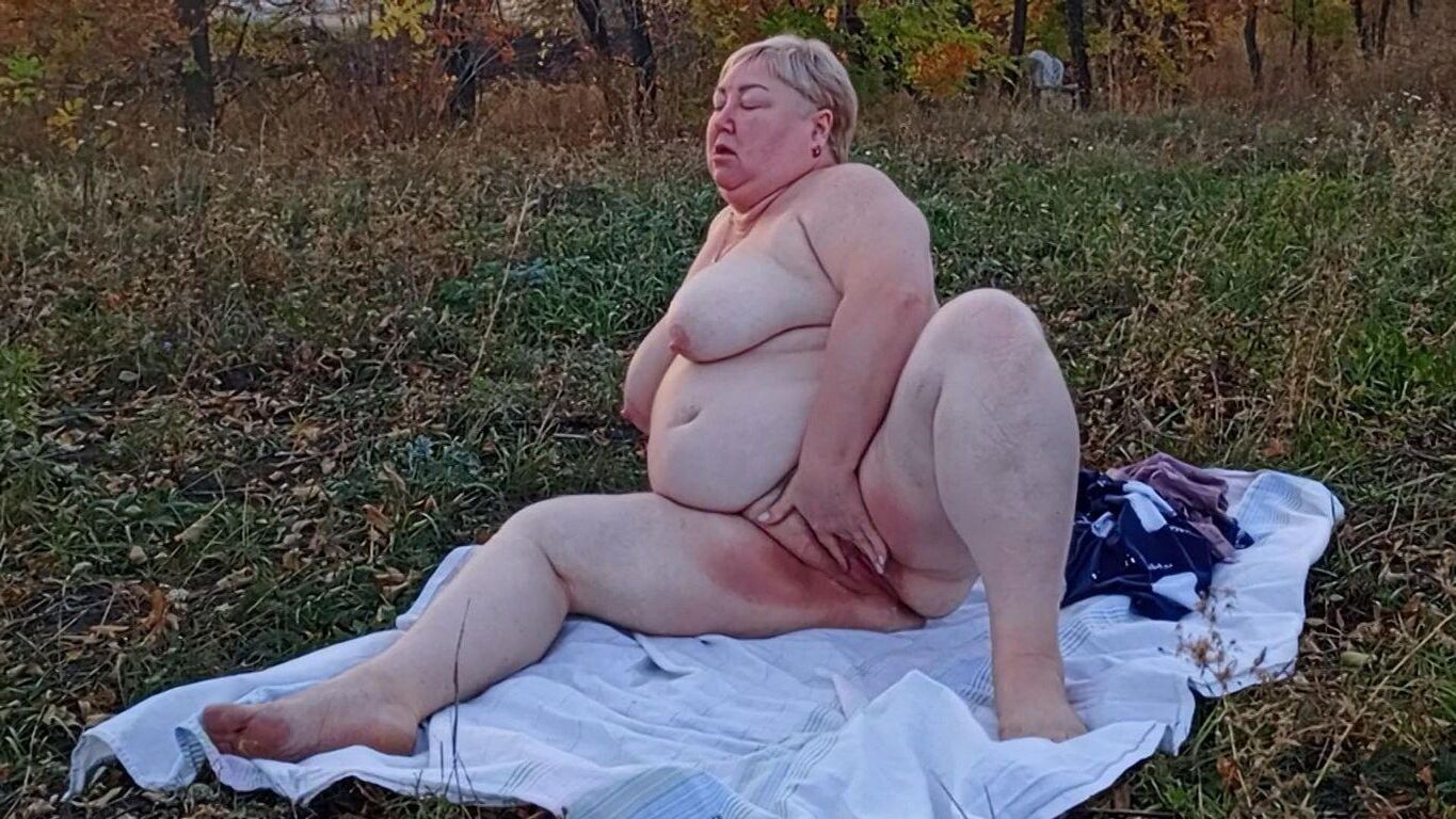 FAT Old Lady With Nice TITS and a Delicious CUNT 