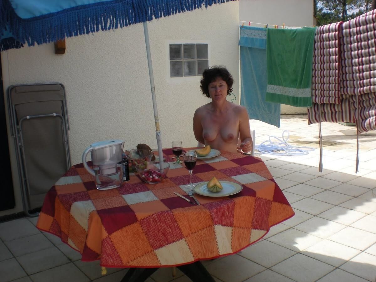 Naturist lady, velor