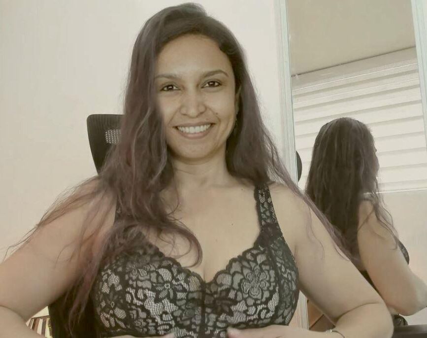 Femme indienne très poilue