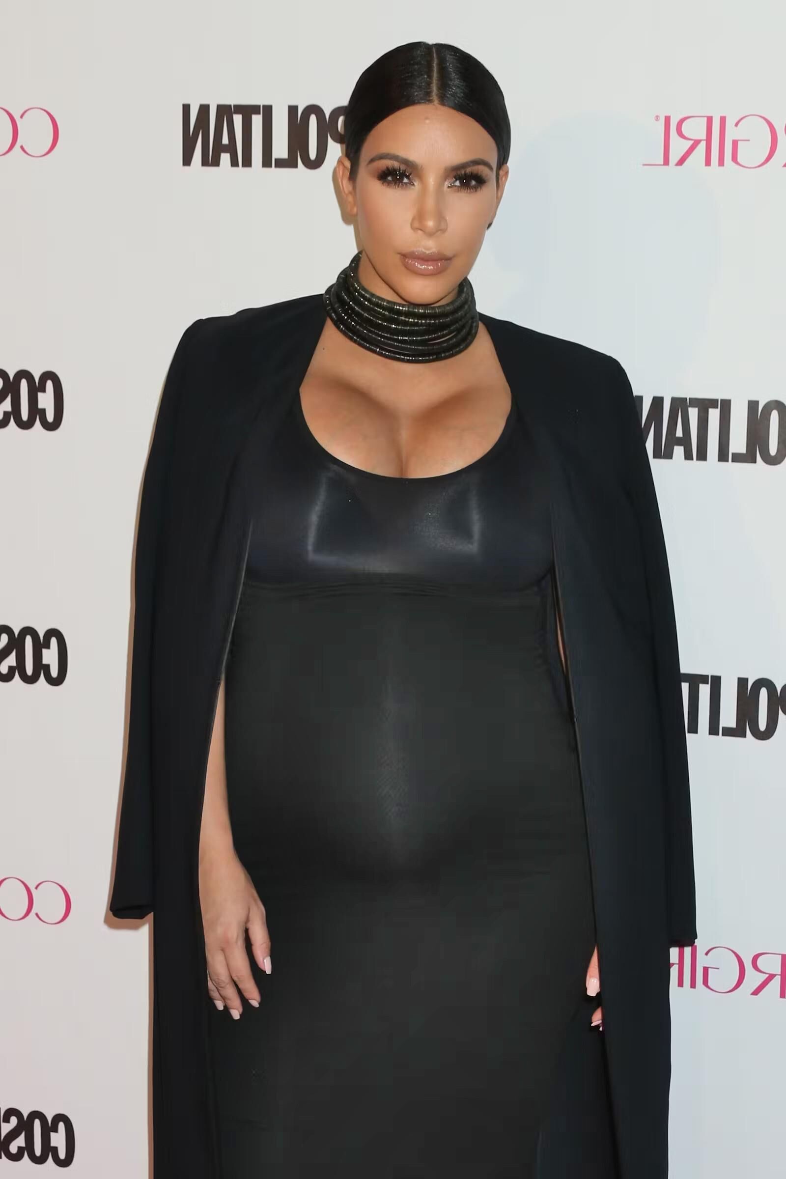 Kim enceinte, Khloe, Kourtney Kardashian, matériel de reproduction chaud