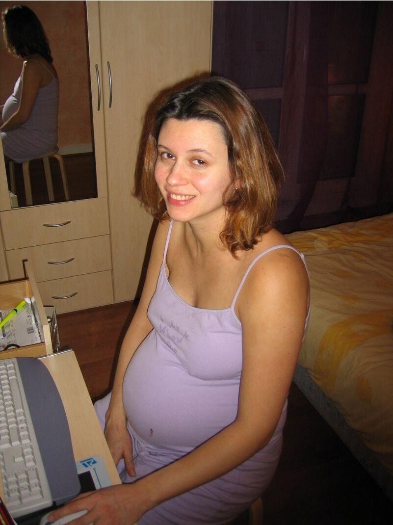 MILF amateur Marie pregnant