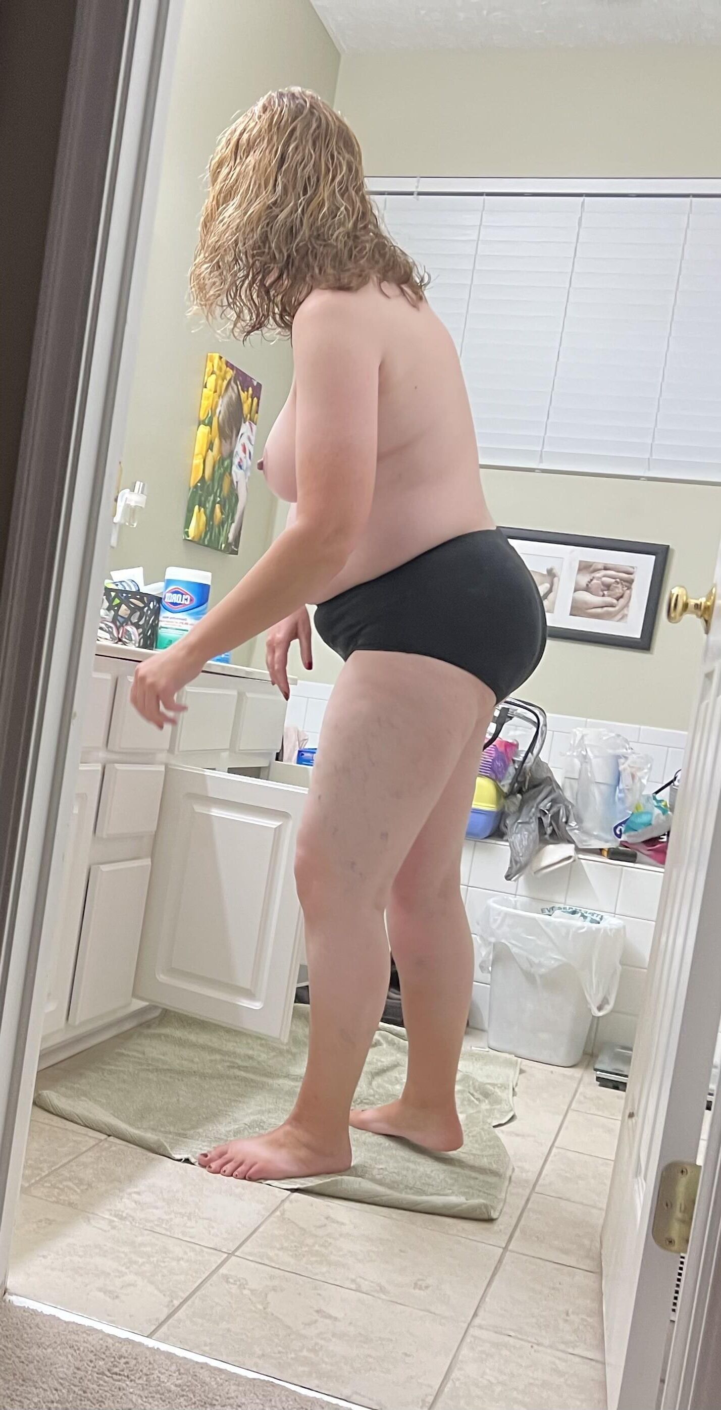 Fat Fuckpig Carrie Lynn Getting Ready for a Fuck Date