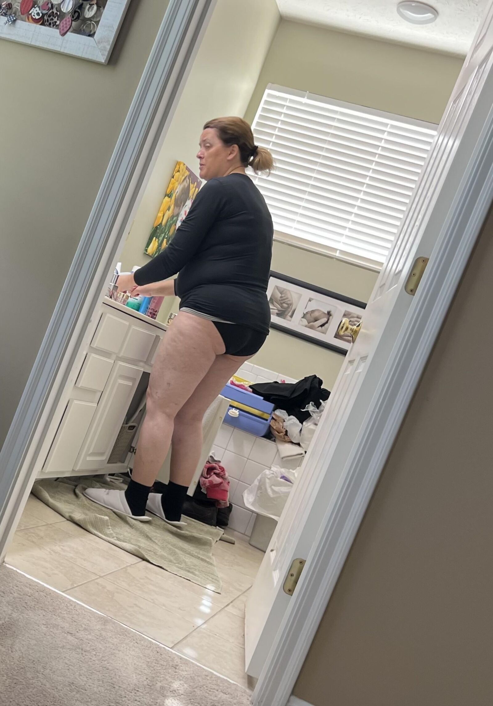 La gorda Fuckpig Carrie Lynn preparándose para otro truco