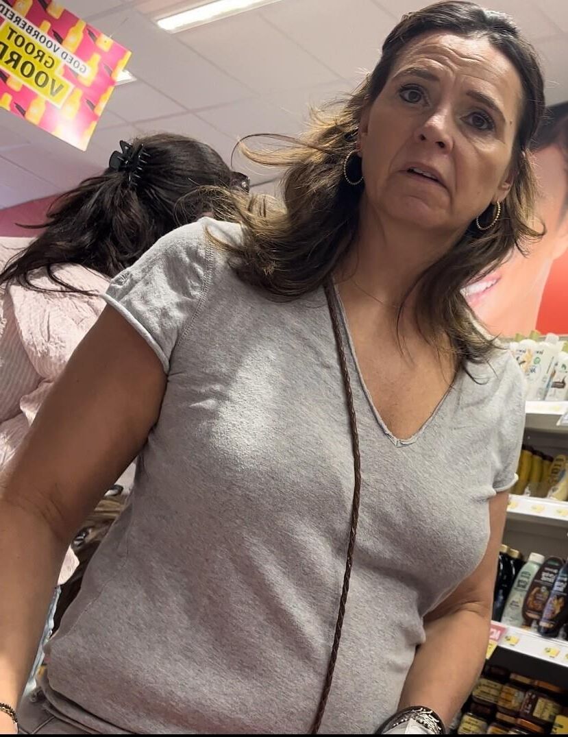 Candid Milfs Exposed