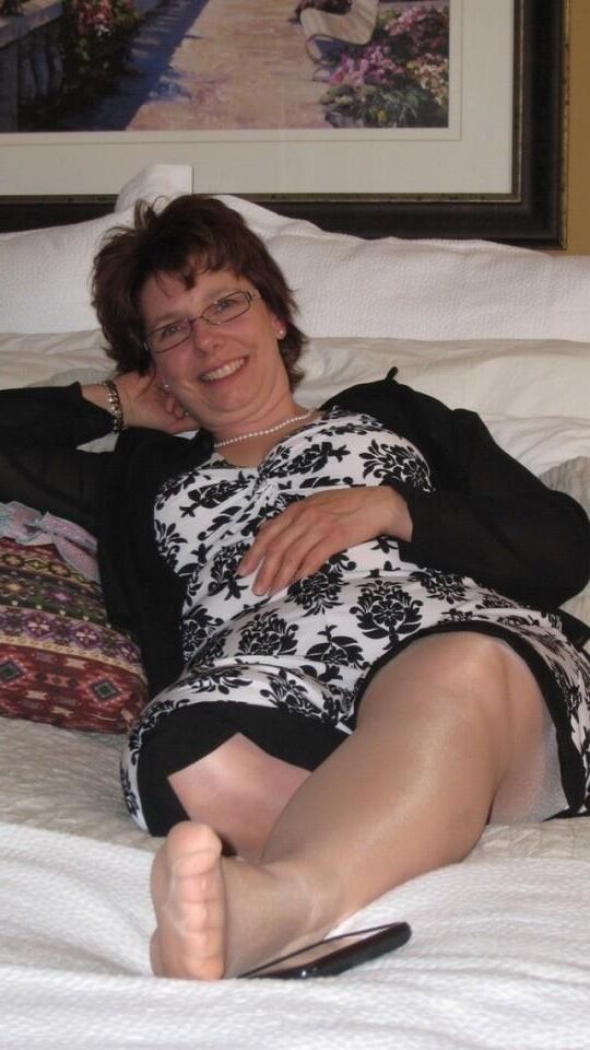 Real Life Pantyhosed GILFs Oldies Need it Too