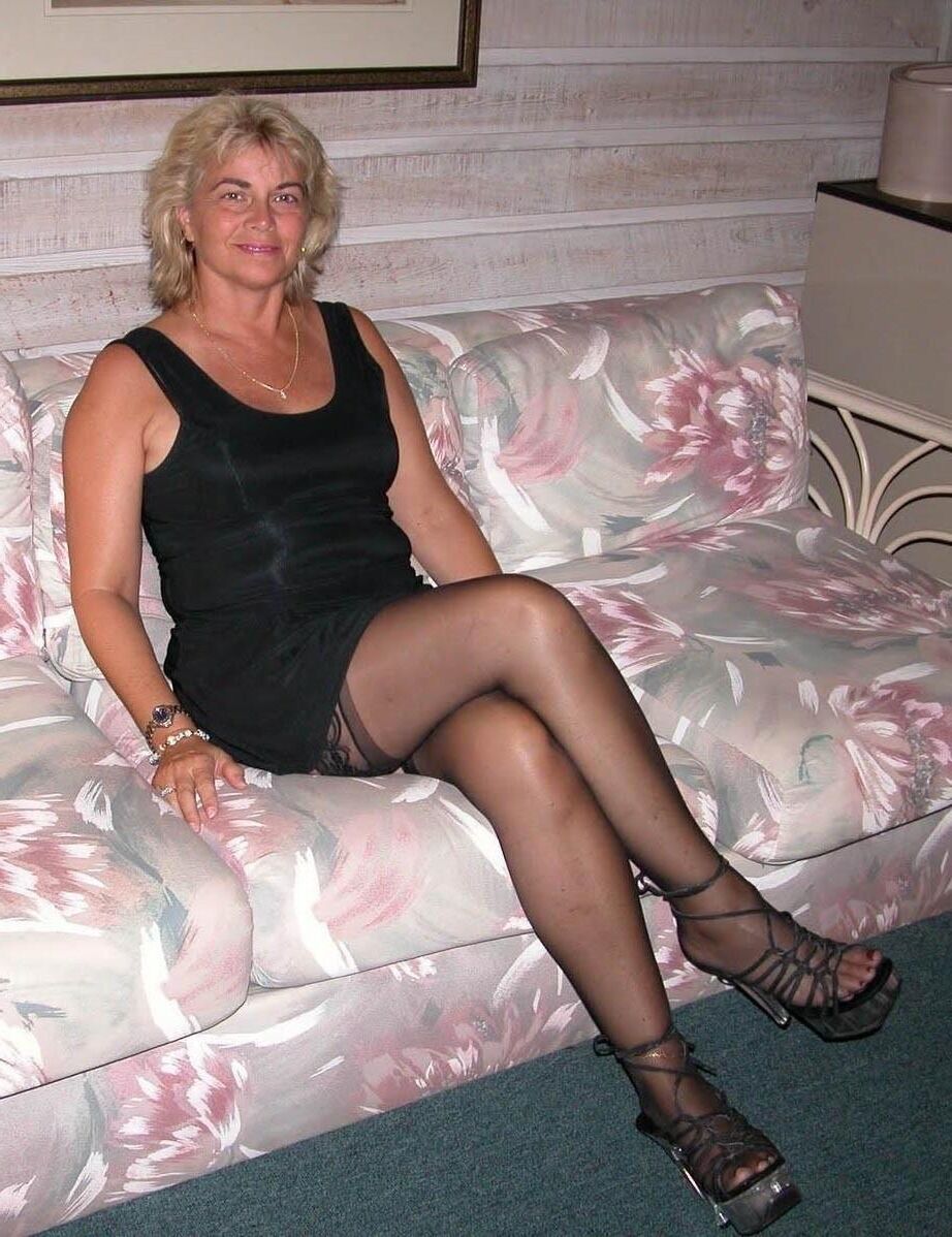 Real Life Pantyhosed GILFs Oldies Need it Too