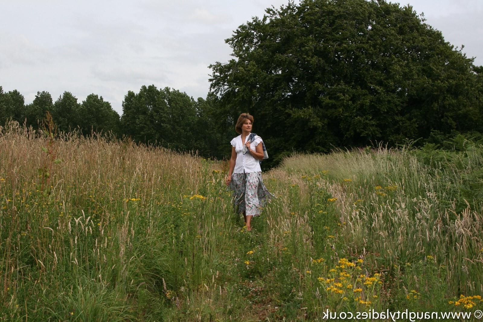 Anna J. Mature naturist