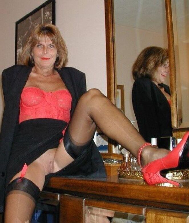 Hot mature Woman 