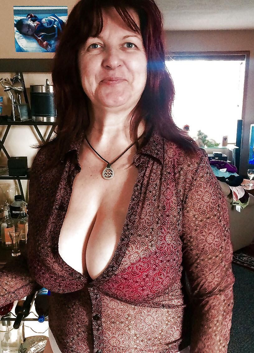 Busty Mature Dorothy Teasers Edition