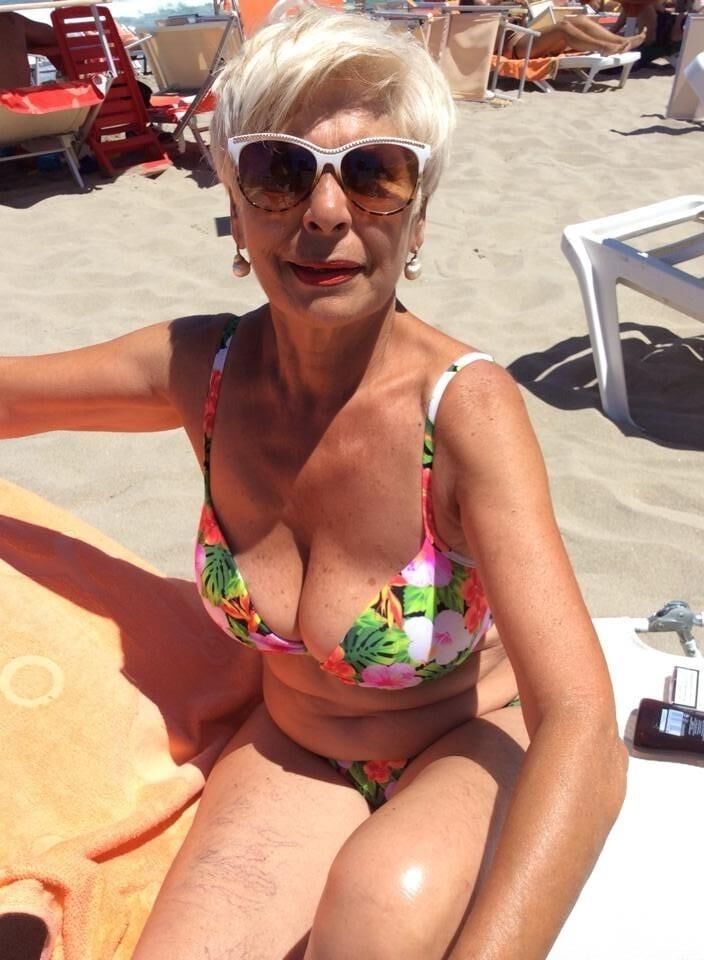 Milf Abuelita Traje De Baño Bikini