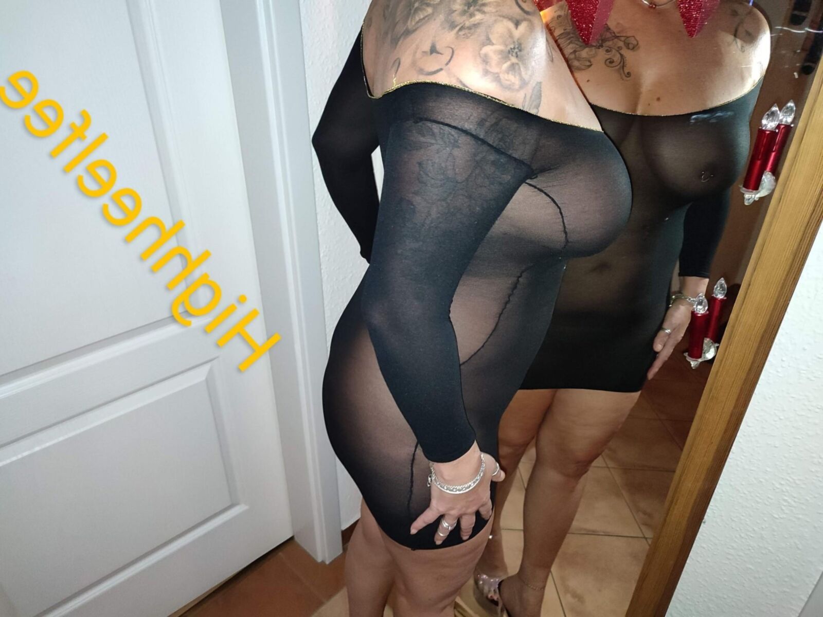 Nylon Addicted Housewife