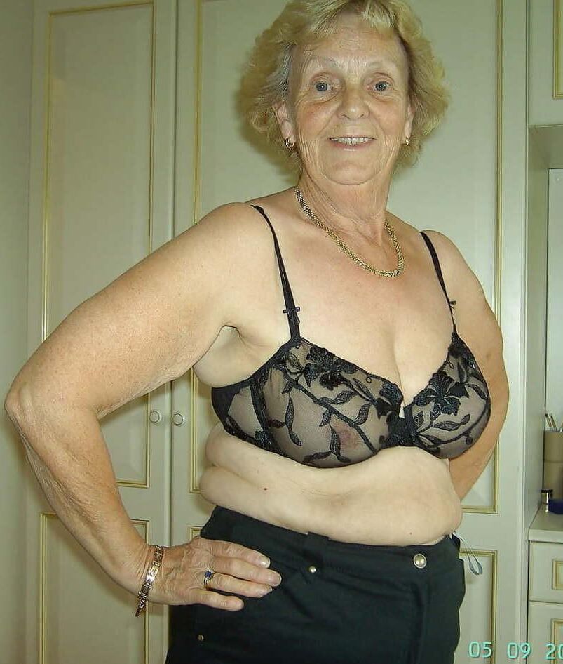 mamie aux gros seins