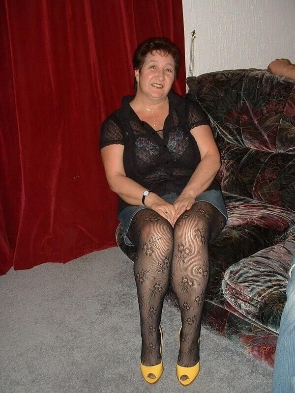 Nice amateur mature - non nude