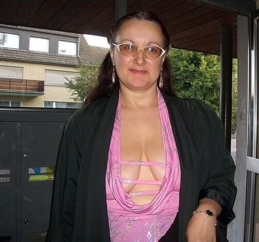 Nice amateur mature - non nude