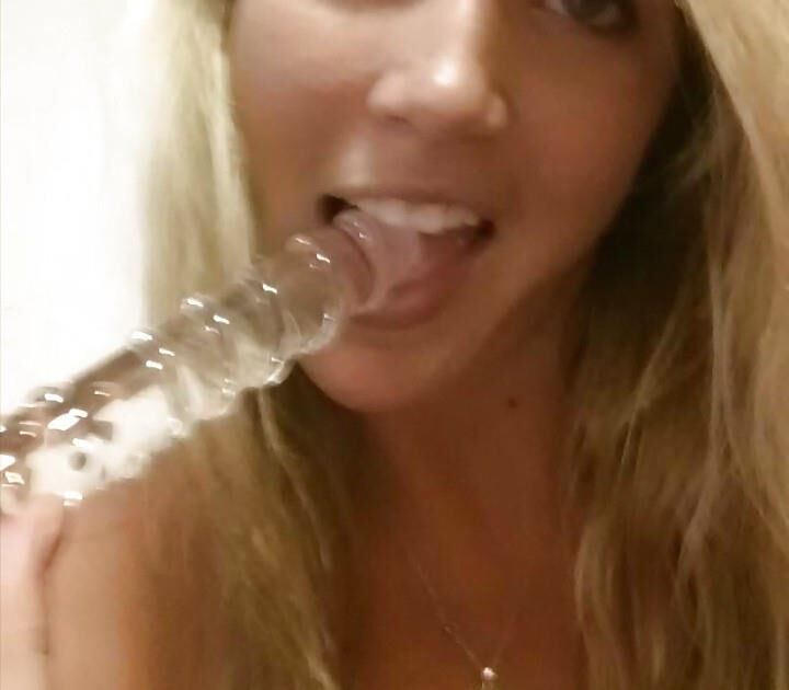 I LOVE THE WAY YOU DO IT (LICKING AN SUCKING DILDOS) #