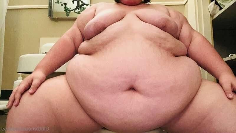 ぽっちゃり、SSBBW のお腹の美しさ (フィラーなし)