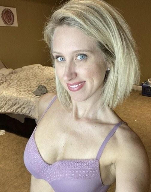 MILF blonde