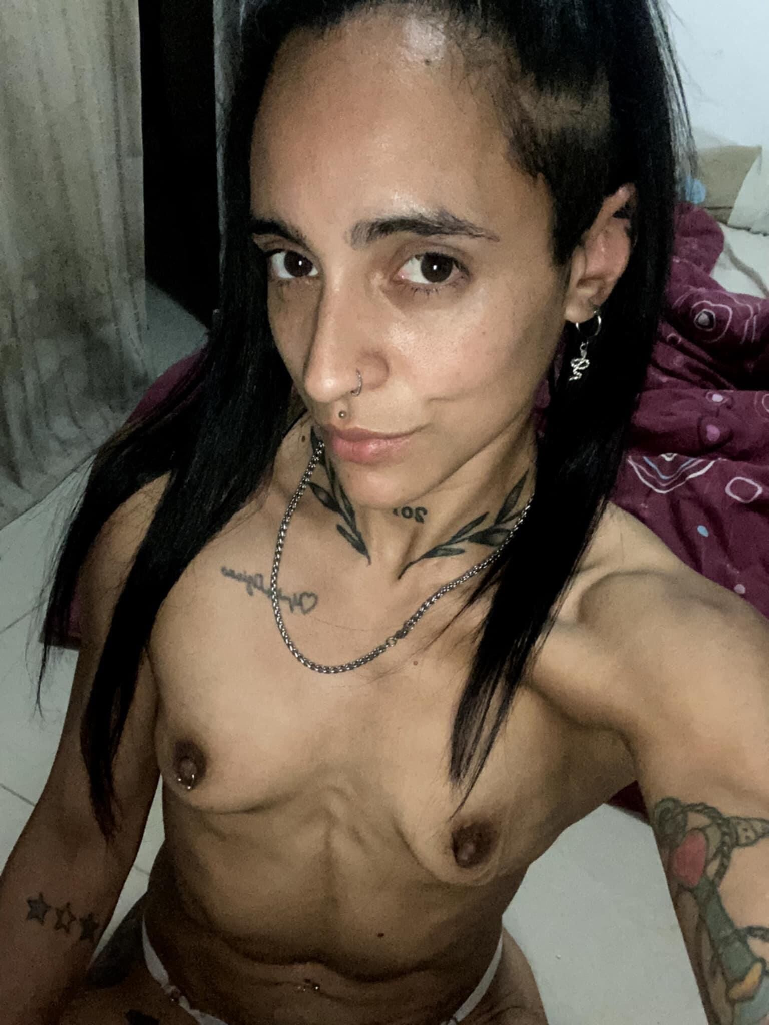 Magro com Seios Flácidos