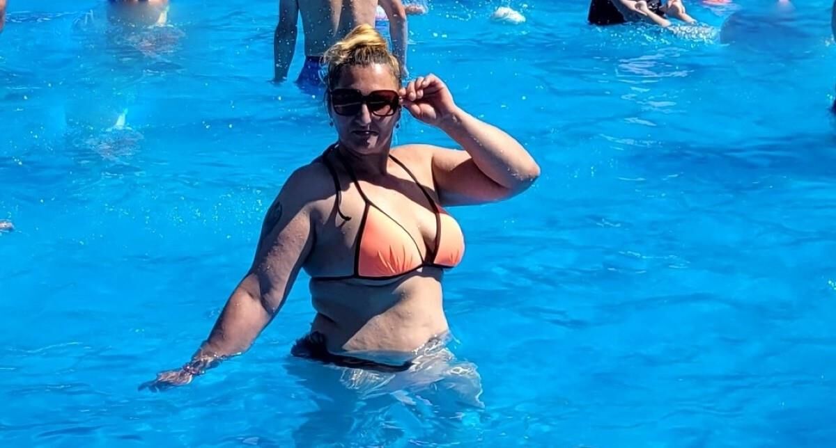 Georgiana, eine BBW-MILF aus Rumänien, P.