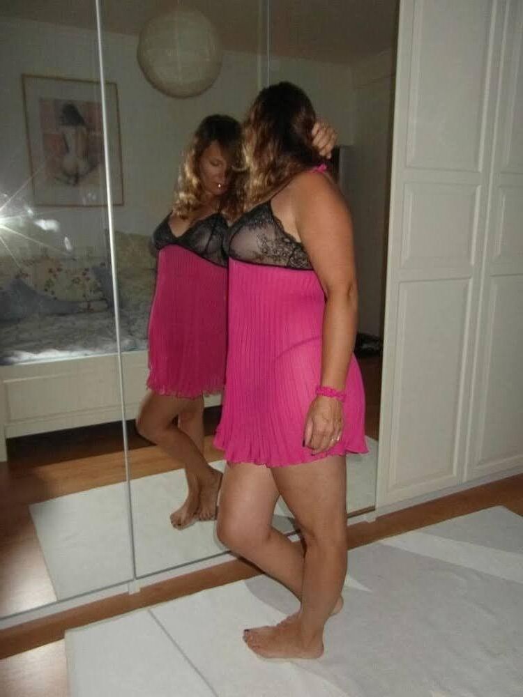 ZelihaWhore expôs hotwife puta peitos vazou buceta amadora