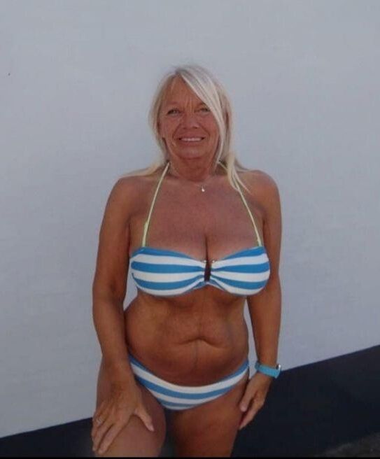 Abuelas en bikini